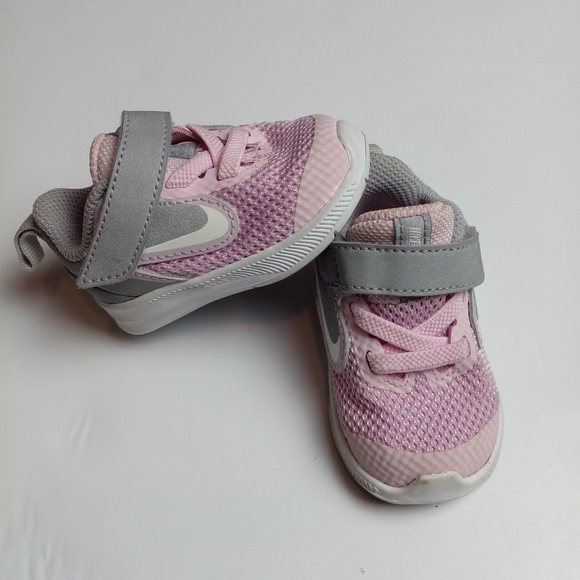 Nike Baby Running Shoes Size 2C - Picture 2 of 3
